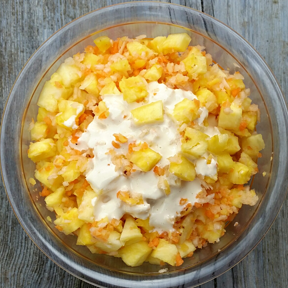 Schwarzer Rettich-Karotten-Ananas-Salat - san-4-art